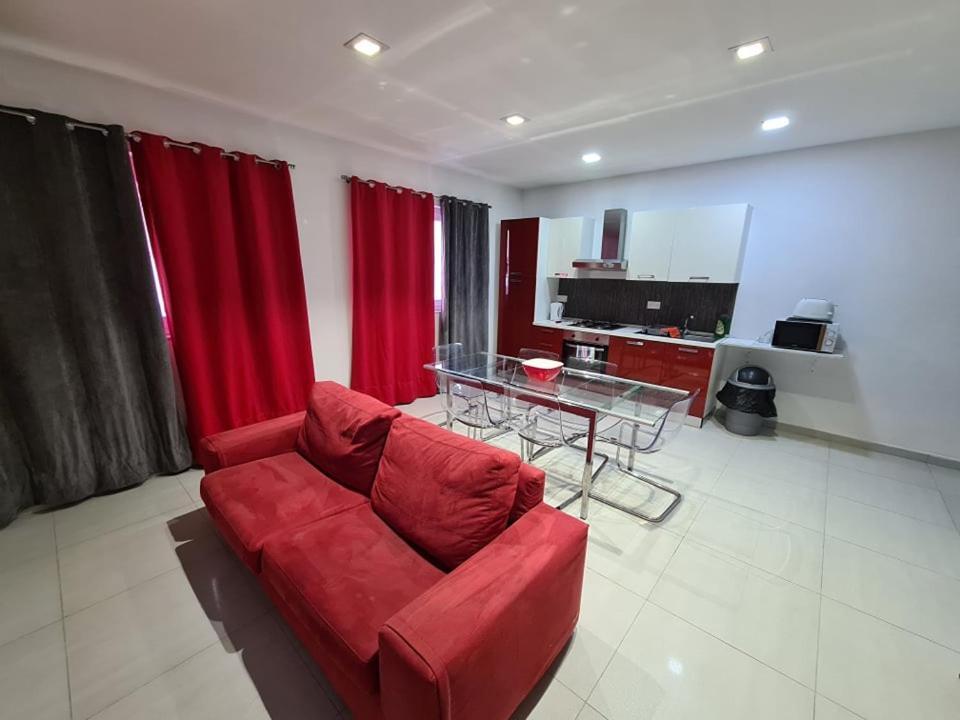 St Julians Central 2 Bedroom Apartment Saint Julian's Bagian luar foto